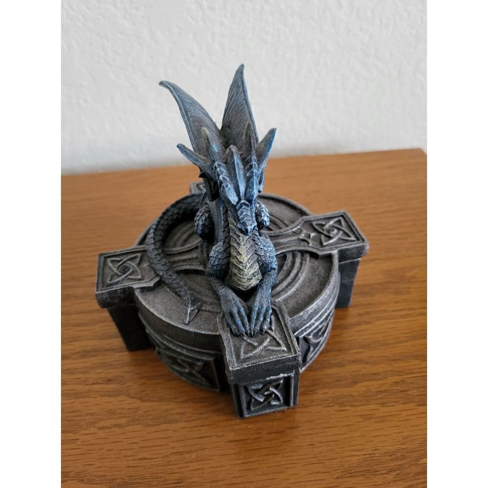 Dragon Keep Sake Box  - Picture 4 of 9